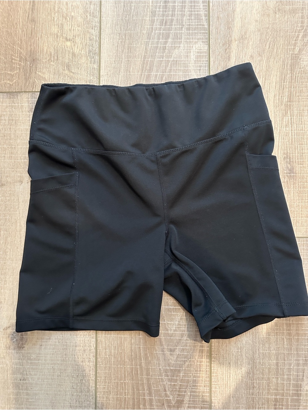 Yogalicious Black High-Waist Bike Shorts with Side Pockets